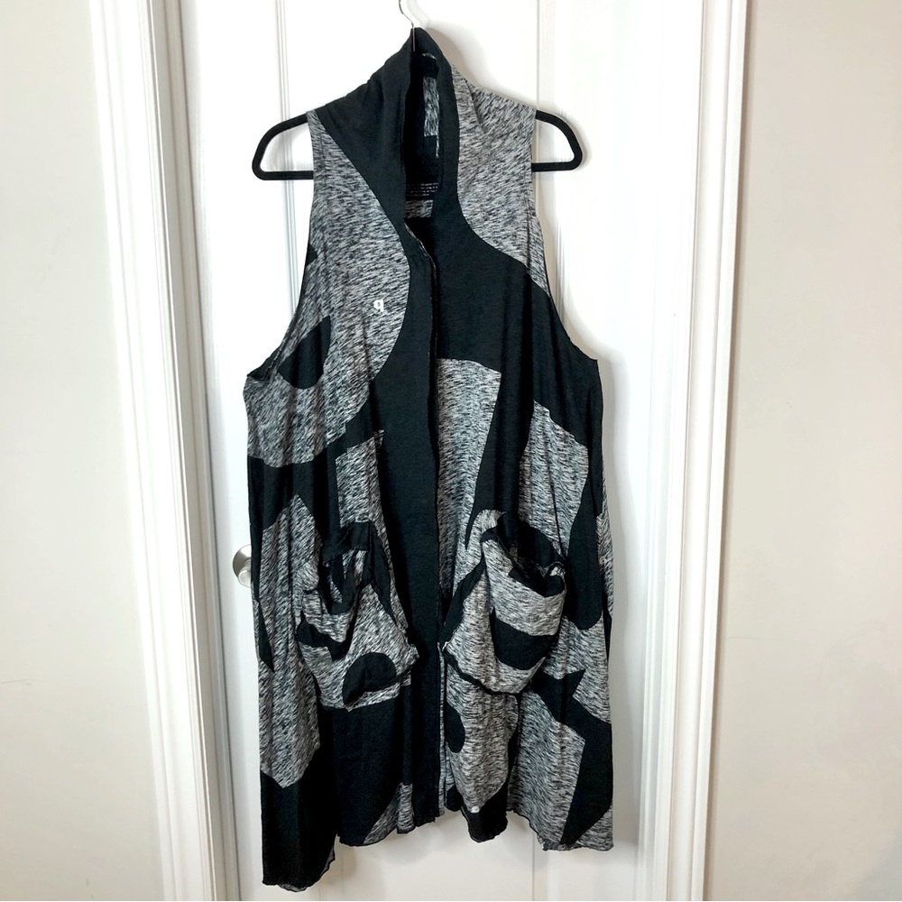 Open-Front Sleeveless Draped Vest in Black and Gray